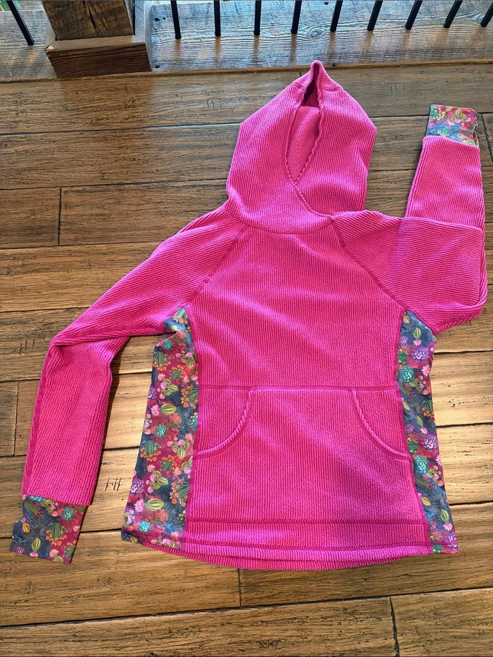 Youer Hooded Pullover, washed once but never worn - Picture 1 of 3